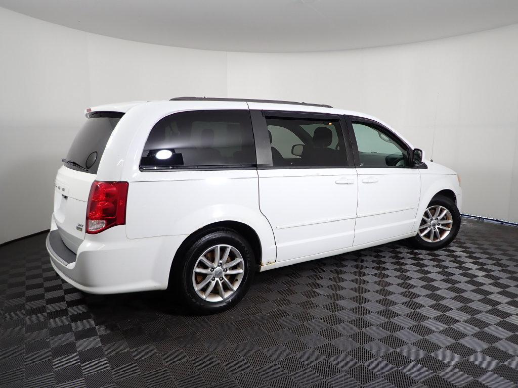 Used 2015 Dodge Grand Caravan SXT FWD image 16
