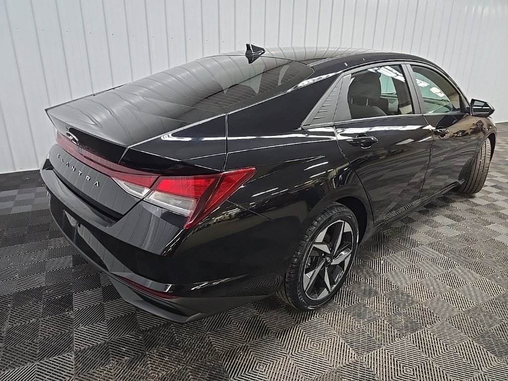 Used 2023 Hyundai Elantra SEL w/ Convenience Package FWD image 10