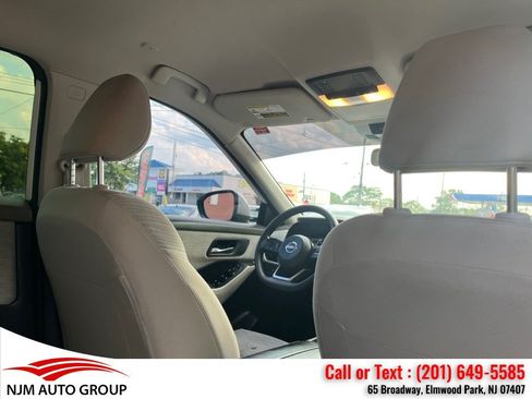 Used 2023 Nissan Rogue SV AWD/4WD image 38