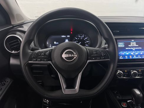 Used 2024 Nissan Kicks SV FWD image 15