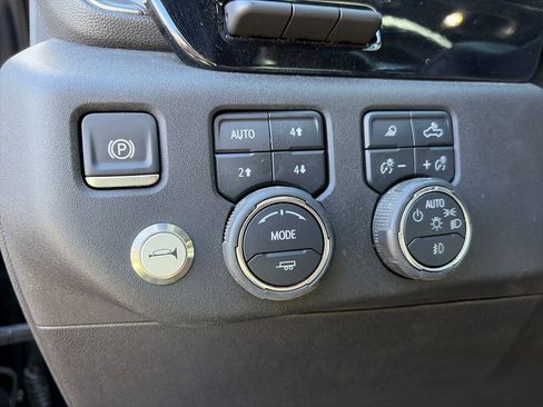 Used 2025 Chevrolet Silverado 2500 High Country w/ High Country Premium Package AWD/4WD image 21