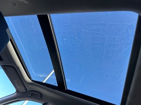 New 2025 Honda Pilot Touring image 31