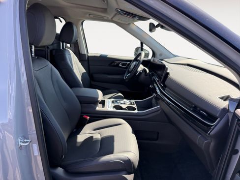 Used 2025 Kia Carnival SX Prestige FWD image 19