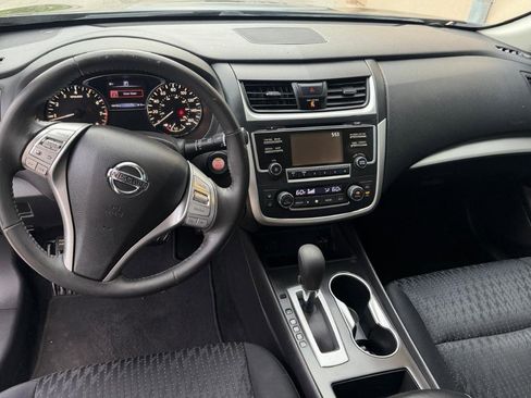 Used 2016 Nissan Altima 2.5 SV w/ Convenience Package image 19