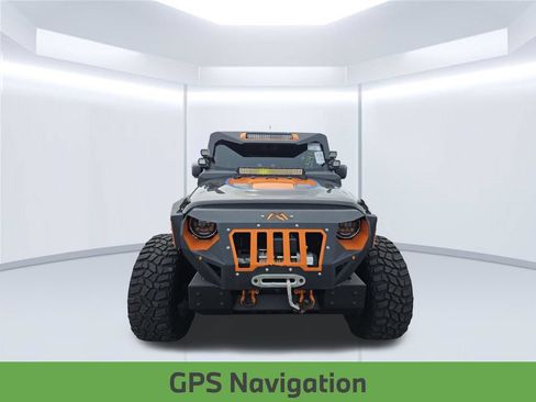 Used 2017 Jeep Wrangler Unlimited Rubicon w/ Connectivity Group AWD/4WD image 2