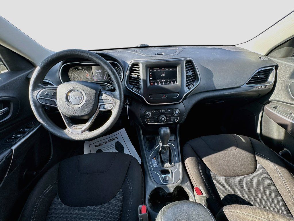 Used 2020 Jeep Cherokee Latitude FWD image 27