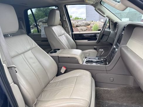 Used 2015 Lincoln Navigator 4WD image 26