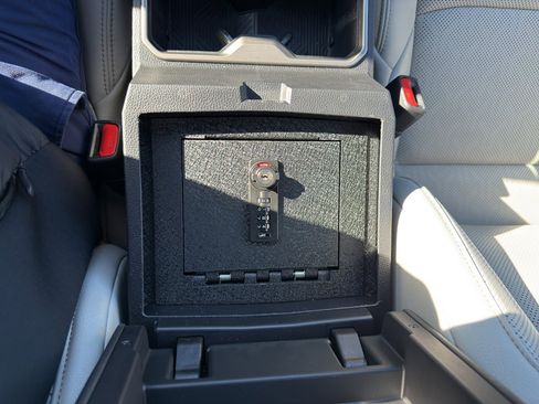 Used 2024 Toyota Tacoma Limited w/ Limited Package (LT) image 28