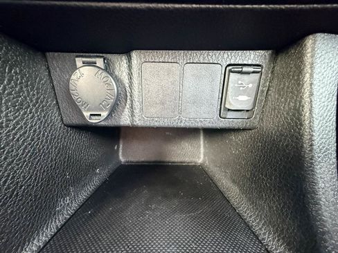 Used 2014 Toyota Corolla LE FWD image 25