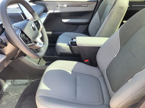 New 2025 Volvo EX30 Plus w/ Protection Package Premier image 9