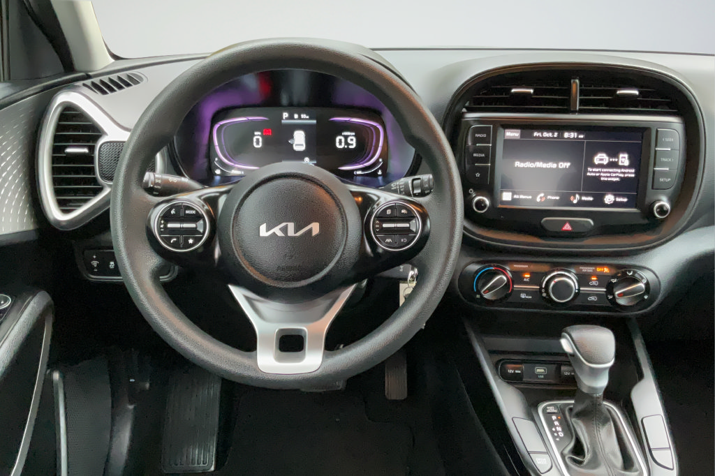 Used 2025 Kia Soul LX FWD image 12