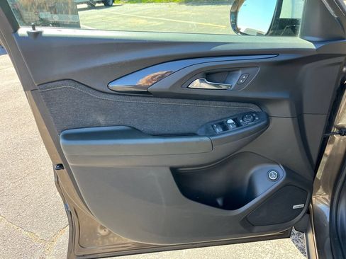 Used 2021 Chevrolet TrailBlazer ACTIV w/ Sun and Liftgate Package AWD/4WD image 17