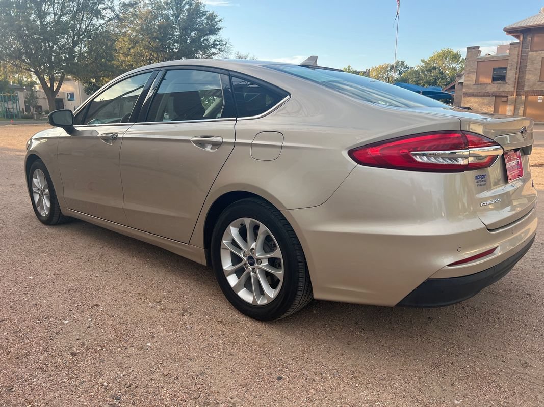 Used 2019 Ford Fusion SE FWD image 5