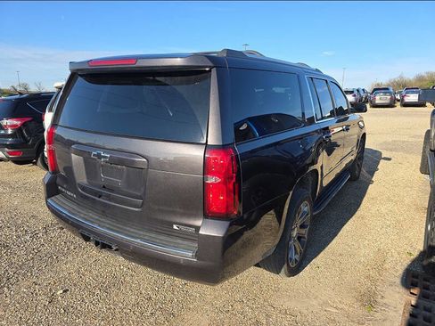 Used 2017 Chevrolet Suburban Premier AWD/4WD image 3