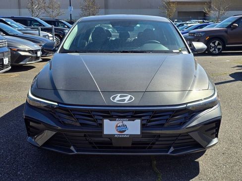 New 2026 Hyundai Elantra Limited FWD image 2