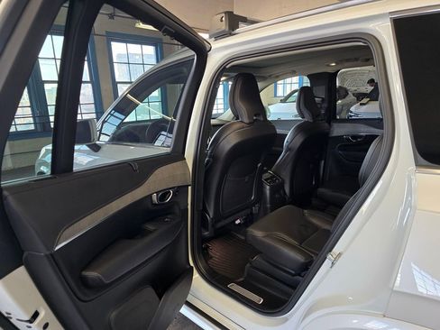 Used 2023 Volvo XC90 T8 Ultimate w/ Lounge Package image 14