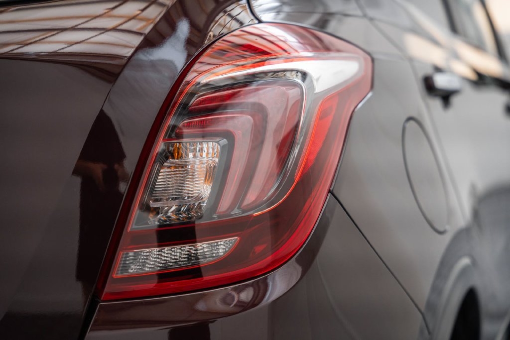 Used 2018 Buick Encore Sport Touring w/ Safety Package FWD image 7