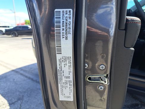 Used 2022 Jeep Cherokee Trailhawk w/ Premium Leather Package image 30