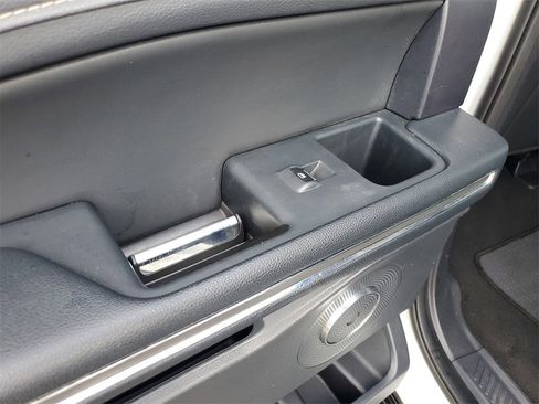 Used 2024 Ford Expedition Max XLT image 18