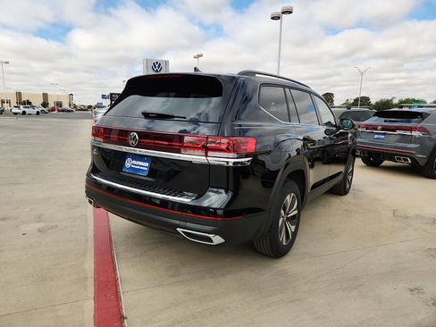 New 2026 Volkswagen Atlas SE FWD image 7