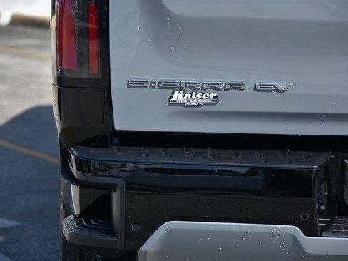 New 2025 GMC Sierra EV Denali image 10