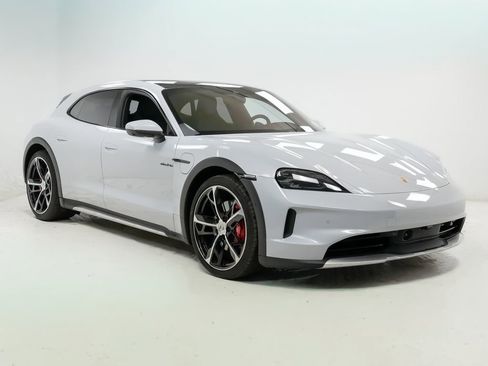 Used 2025 Porsche Taycan 4S AWD/4WD image 8