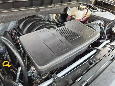 Used 2026 Chevrolet Suburban LT w/ Comfort Package AWD/4WD image 24