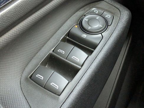 Certified 2023 Chevrolet Equinox RS FWD image 30