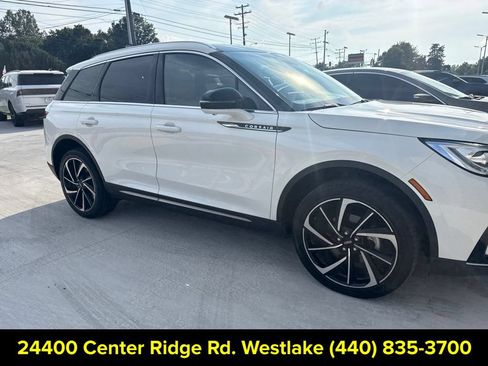 Used 2023 Lincoln Corsair Reserve w/ Equipment Group 201A AWD/4WD image 7
