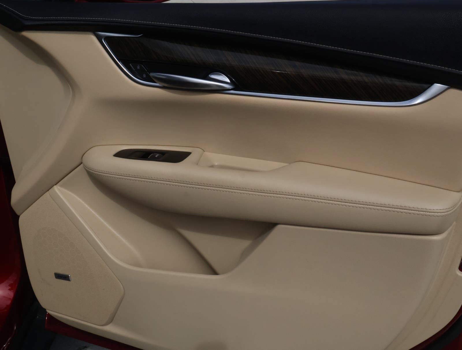 Used 2019 Cadillac XT5 FWD image 19