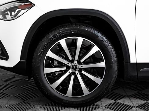 Certified 2023 Mercedes-Benz GLA 250 w/ Premium Package image 6