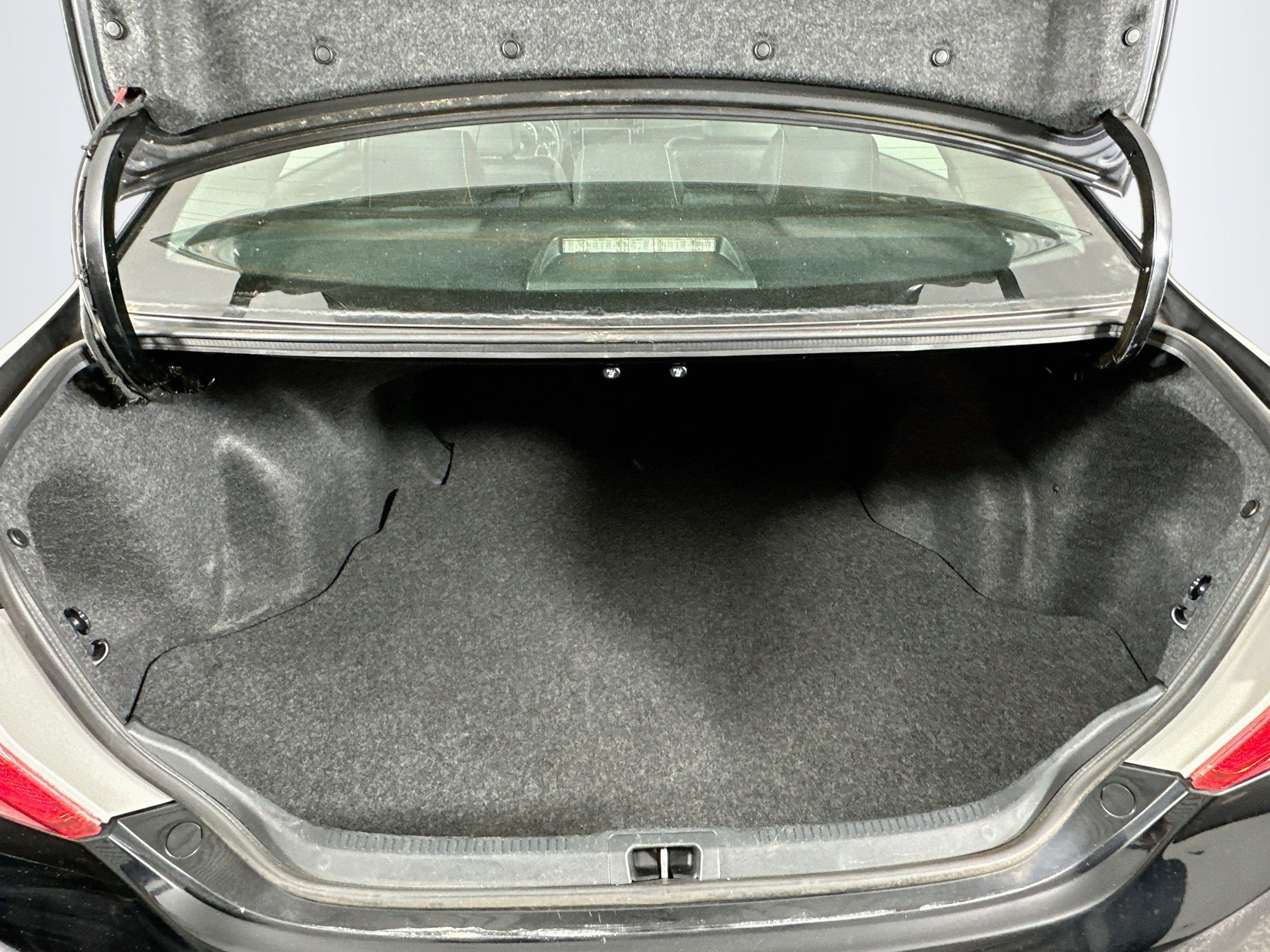 Used 2012 Toyota Camry SE FWD image 25
