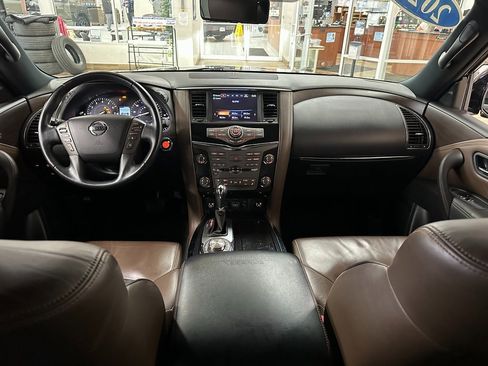 Used 2020 Nissan Armada Platinum image 10