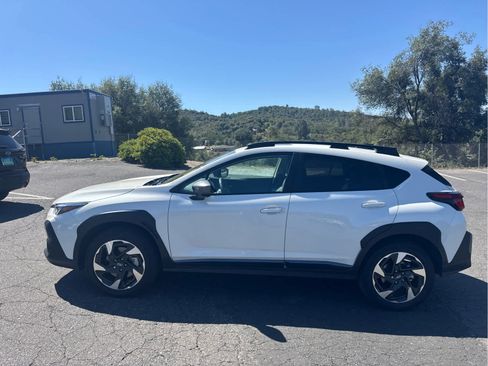 Used 2024 Subaru Crosstrek 2.5i Limited w/ Crosstrek Mirror Package AWD/4WD image 8