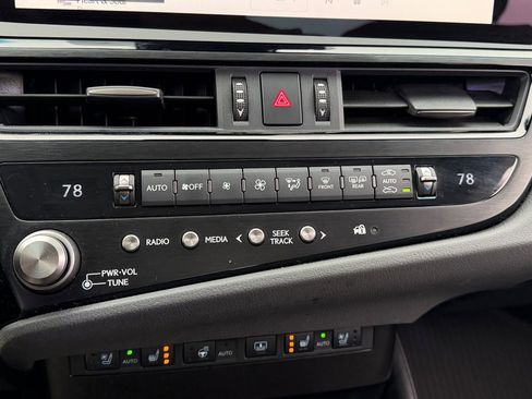 Certified 2025 Lexus ES 300h w/ Technology Package FWD image 22