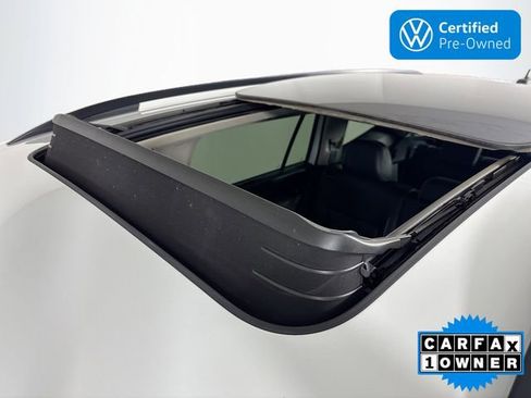 Certified 2022 Volkswagen Atlas SE w/ Panoramic Sunroof Package image 22