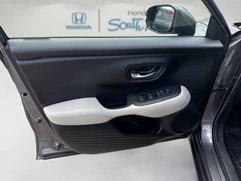 Used 2024 Honda HR-V LX image 19