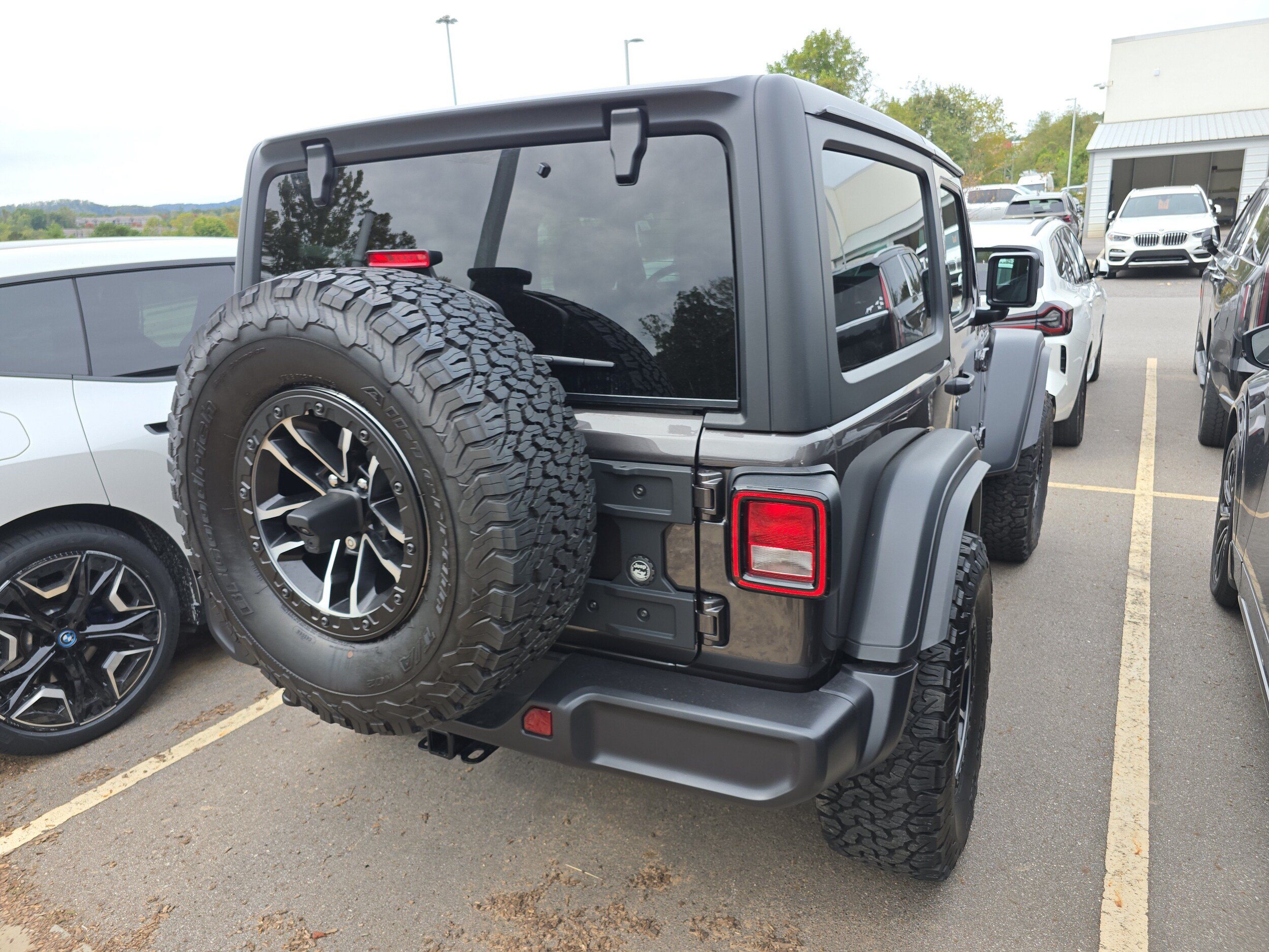 Used 2026 Jeep Wrangler Sport AWD/4WD image 2