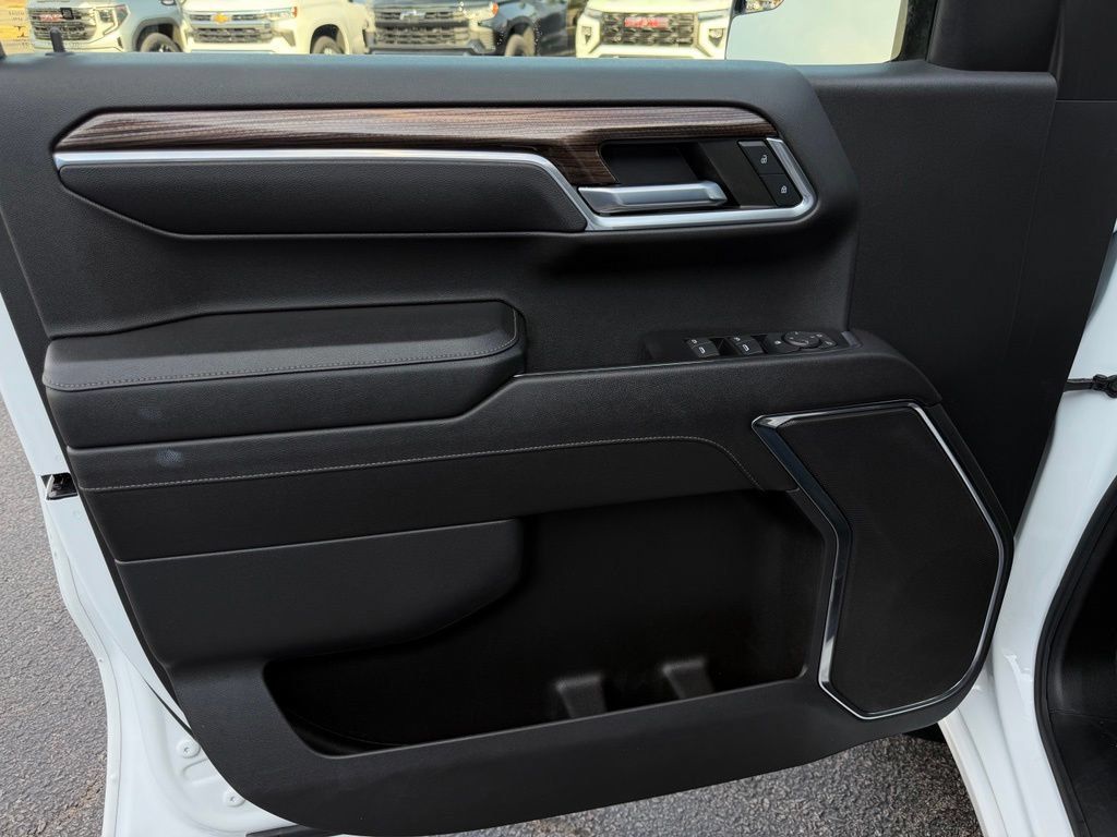 Used 2023 Chevrolet Silverado 1500 RST AWD/4WD image 11