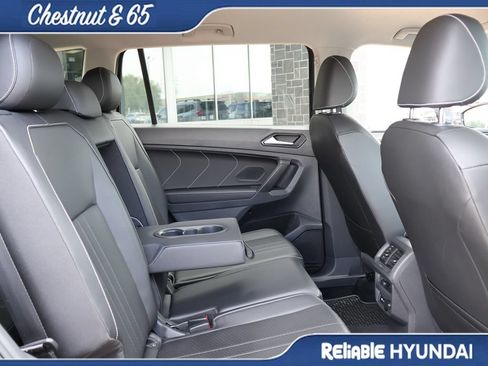 Used 2022 Volkswagen Tiguan SE FWD image 13