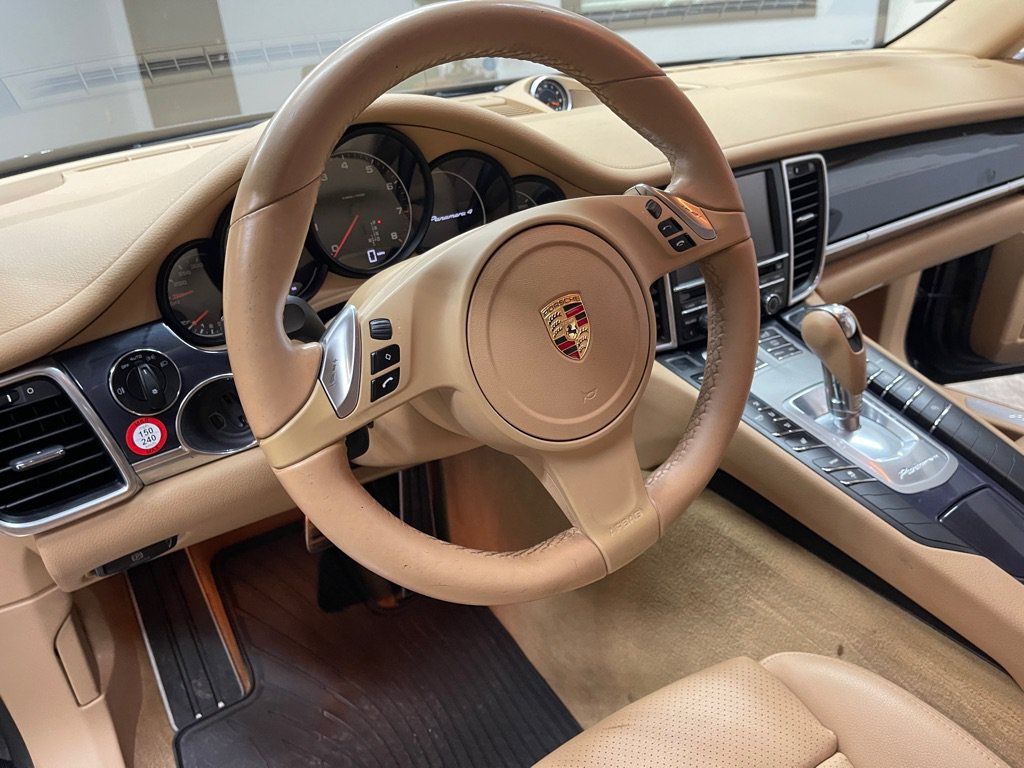 Used 2014 Porsche Panamera image 20