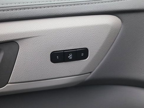 Used 2017 Chevrolet Traverse Premier image 13