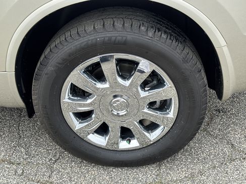 Used 2016 Buick Enclave Leather image 19