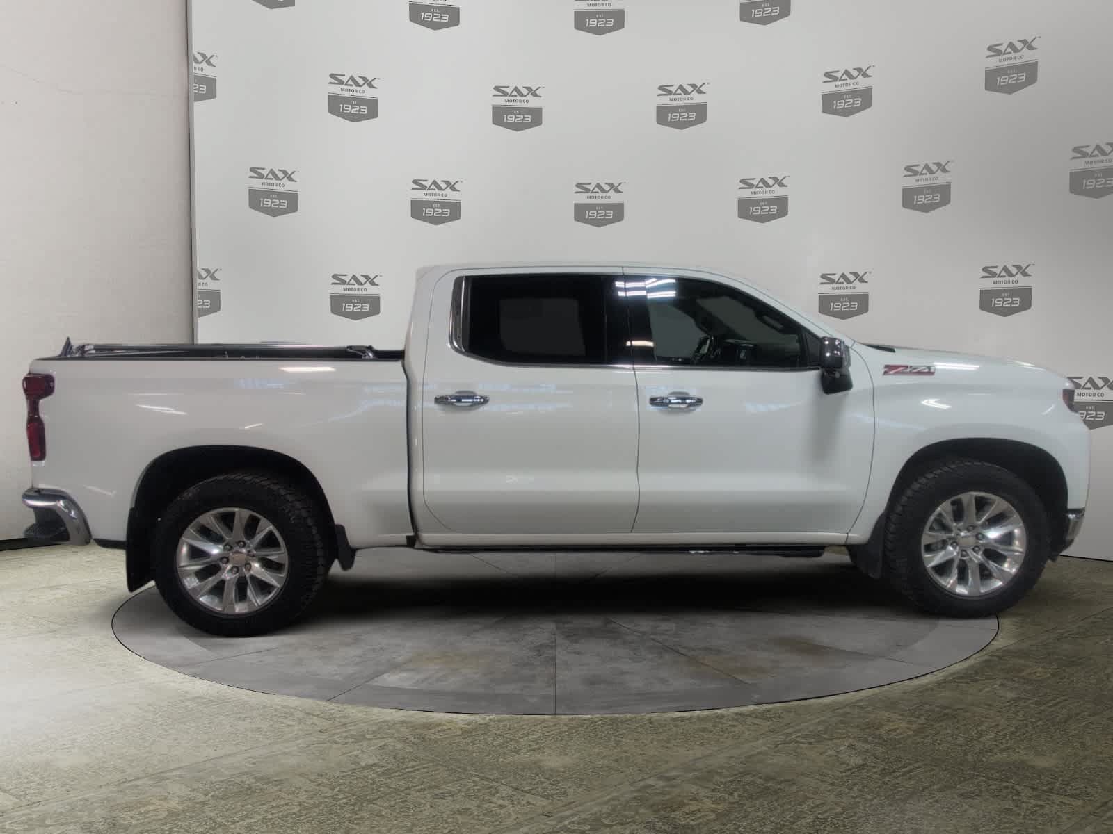 Used 2022 Chevrolet Silverado 1500 LTZ w/ LTZ Premium Package AWD/4WD image 6