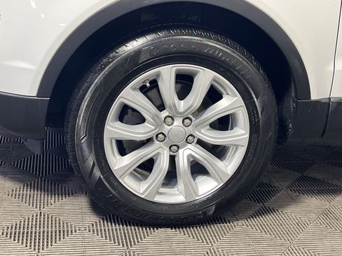 Used 2017 Land Rover Range Rover Evoque SE image 12