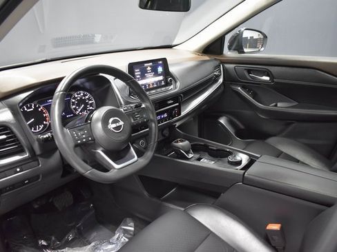 Used 2022 Nissan Rogue SV w/ SV Premium Package image 4