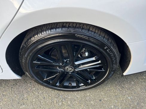 Used 2025 Toyota Camry LE image 31