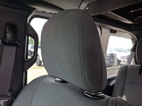 Used 2024 Jeep Wrangler Unlimited AWD/4WD image 18