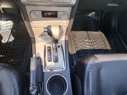 Used 2006 Lincoln Zephyr FWD image 2