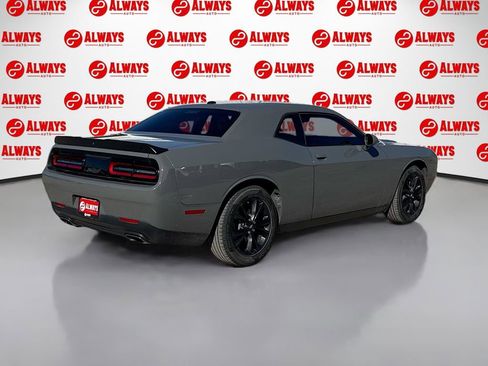 Used 2023 Dodge Challenger SXT w/ Blacktop Package image 5